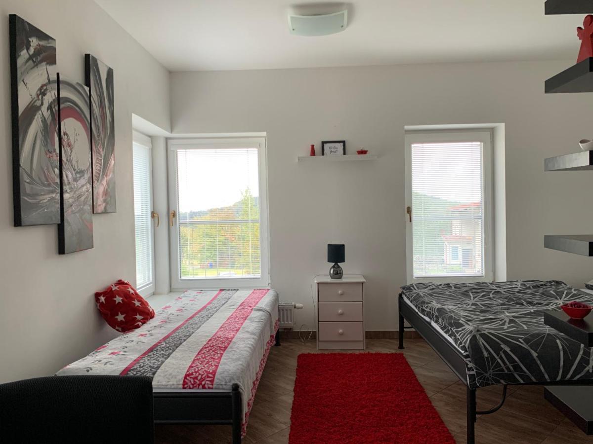 Apartmany Na Rozcesti Lomnice nad Popelkou Zewnętrze zdjęcie